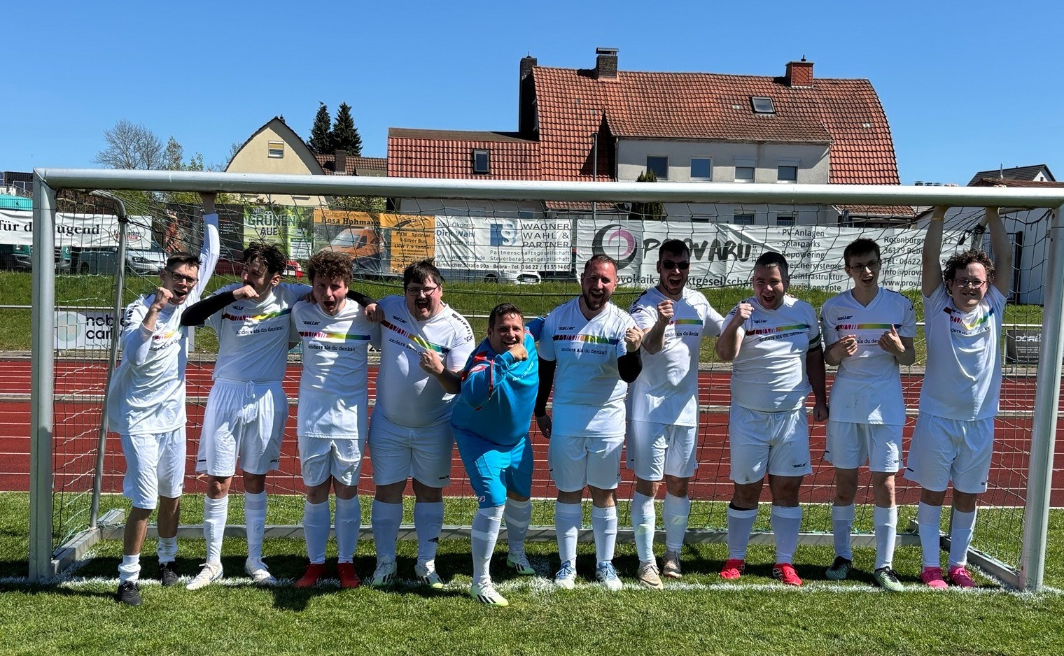 Das jubelnde Team des BWMK. 
&copy; Pia Wunderlich, BWMK
